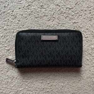 Michael Kors Jet Set Logo Coated Canvas Smartphone Clutch Wallet